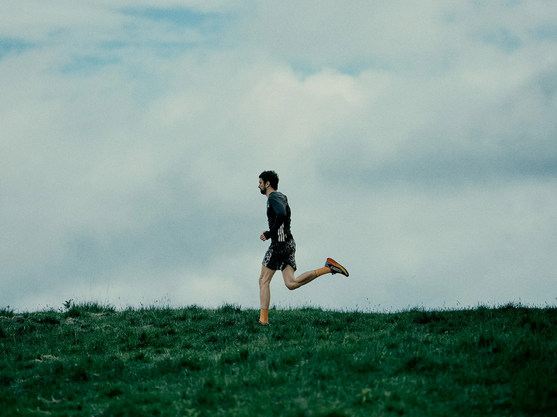 NEIL BEDFORD PHOTOGRAPHER SERIGIO PIZZORNO KASABIAN RUNNERS WORLD ADIDAS LEICESTERSHIRE BRADGATE PARK LEICESTER