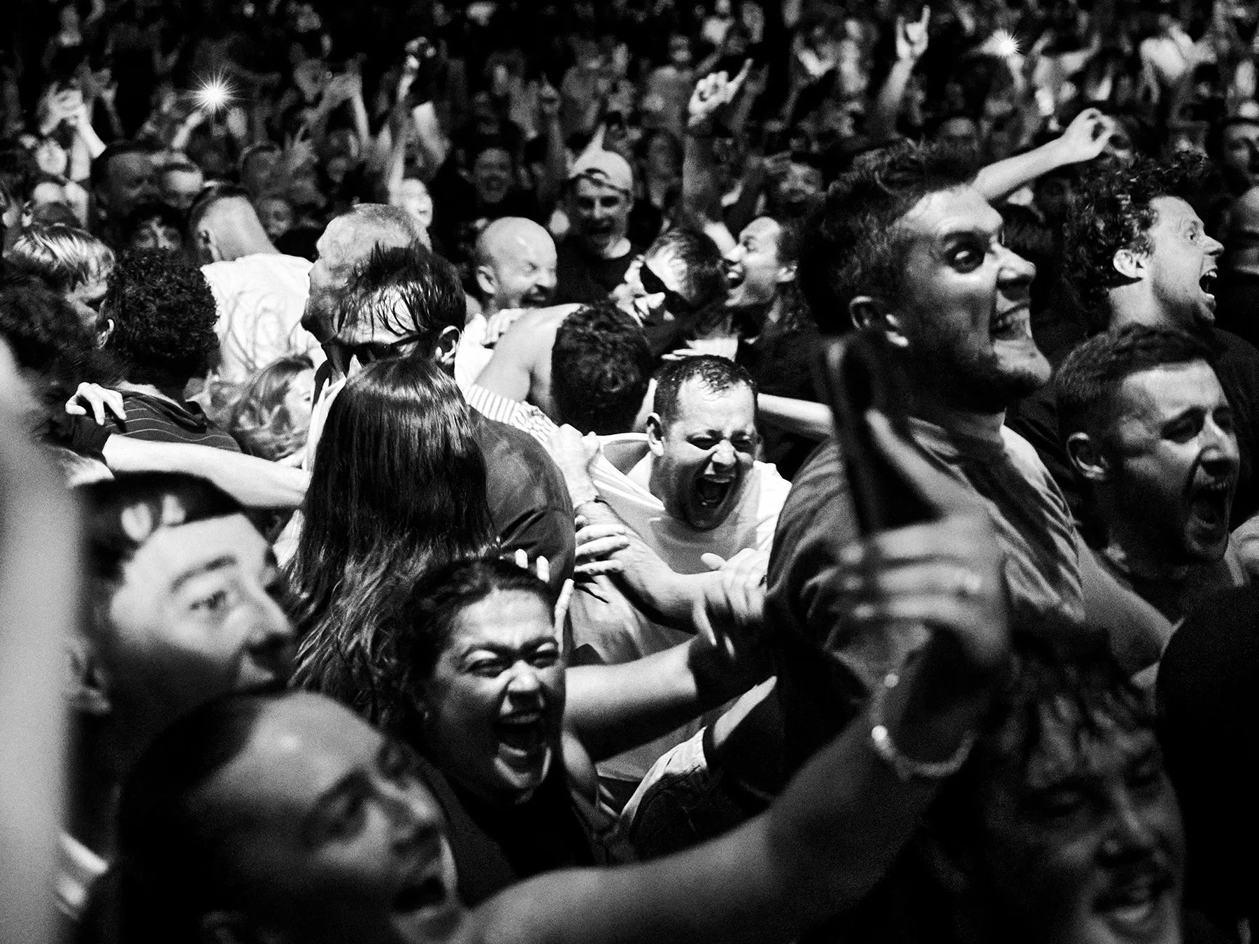 Neil Bedford photographer Kasabian Australia Tour 2025 black and white gig music photography and portraiture